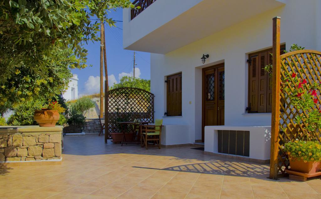 Aerolithos Hotel Adamantas  Room photo