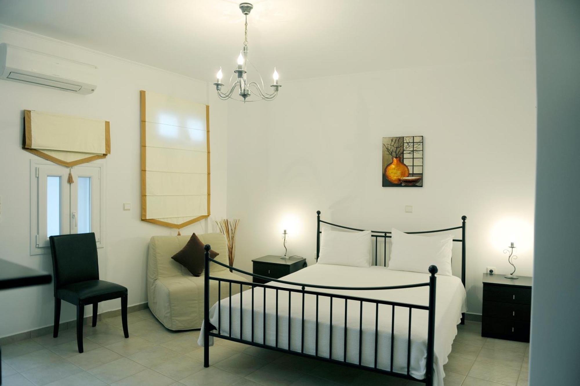 Aerolithos Hotel Adamantas  Exterior photo