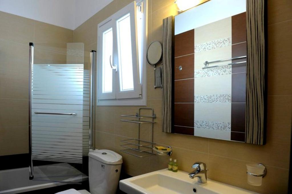Aerolithos Hotel Adamantas  Room photo