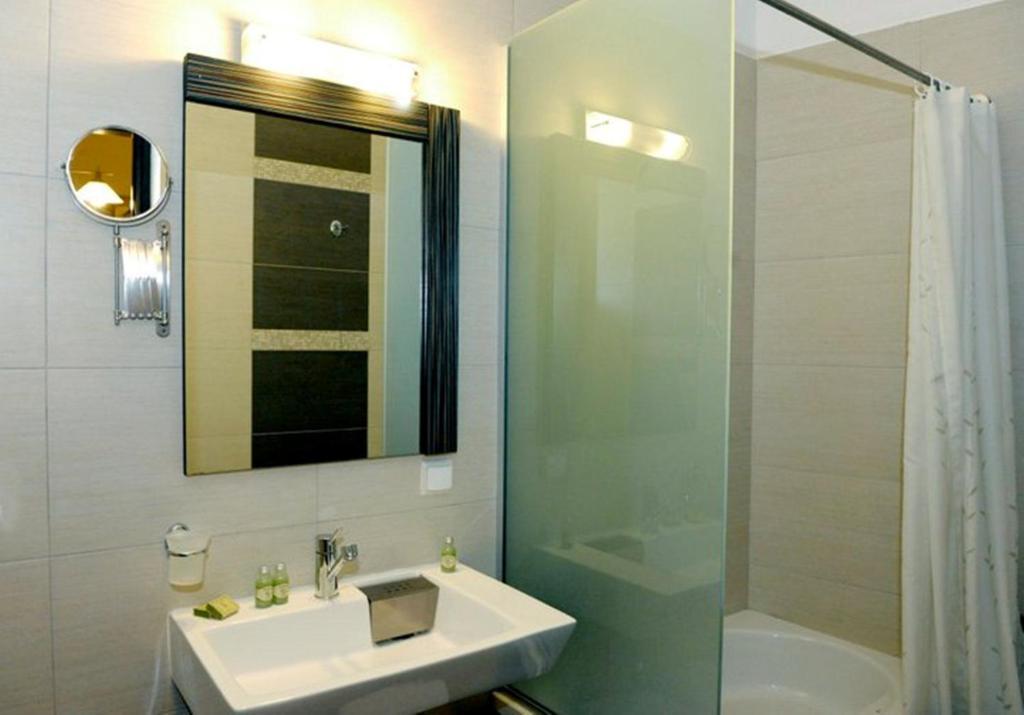 Aerolithos Hotel Adamantas  Room photo
